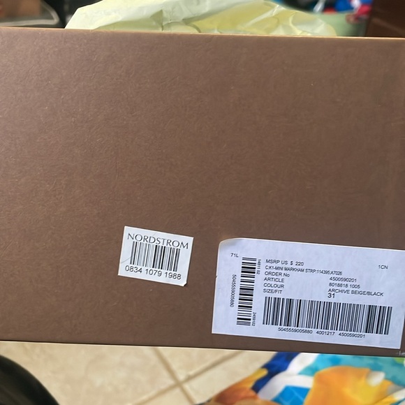 Burberry shoes - Picture 5 of 6